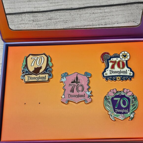 NEW!!! D23-Exclusive Disneyland 70th Anniversary Destinations Sleeping Beauty Ca - Picture 2 of 4